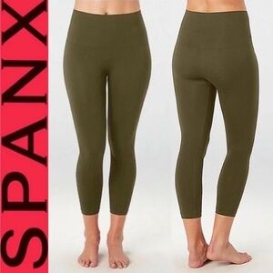 SPANX Look At Me Now CROPPED Seamless Leggings